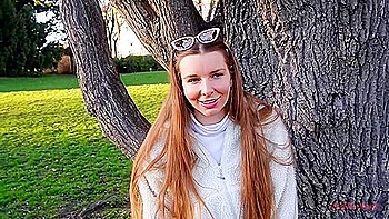 Adolescente morena Arina Shy de lingerie rendada videos