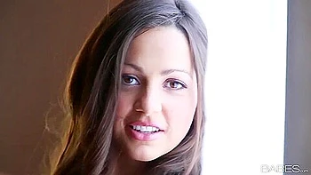 Heftiger Fick mit busenreicher Brünetten-Teenie videos