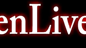 Maggie Green con tetas enormes se masturba con dildo de cristal afuera videos