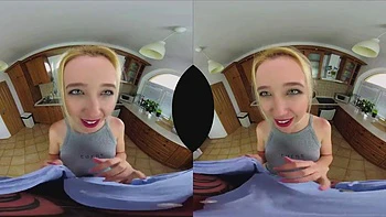 Blonde suce et chevauche dans la cuisine videos