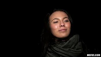 Европейка Ванесса Декер с большой грудью сосёт член в машине от первого лица videos