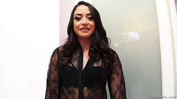 Adolescente morena de peitos pequenos fodida no cu videos