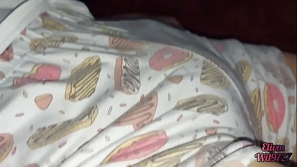 xxx desi video casero con mi hermanastra me enseña su coño, lo tiene muy abultado es sorprendente se me hace agua la boca videos