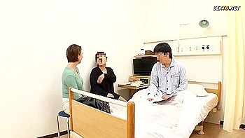 Japanische Milf verführt mit heißer reifer Leidenschaft videos