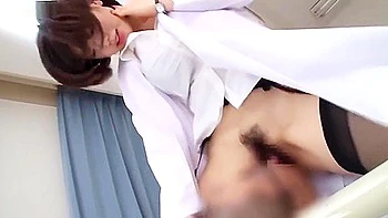 Milf delgada tienta vírgenes a follar en público videos