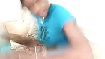 Ebony coquine se masturbe en solo amateur videos