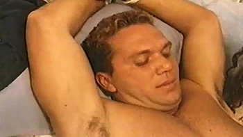 Heiße Brünette stöhnt und kommt beim leckeren Pussy-Blowjob videos