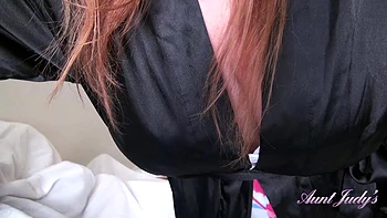 Tia Natasha faz treino de masturbação POV com peitos grandes videos