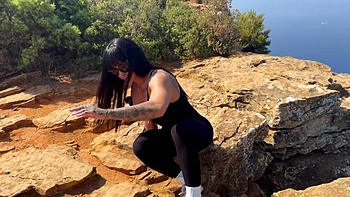 Pam, die heiße MILF, will ihren geilen Arsch gebissen haben videos