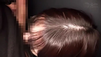 Belle mince embrasse, suce et se masturbe excitée videos