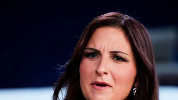 Wifey Ryder wird von 2 schwarzen Schwänzen gefickt videos