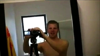 Amadora morena Makayla Cox fodida forte no chuveiro videos