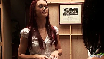 Lesbisches Dreierparty mit brünetten Schönheiten videos