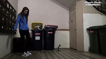 Tattooierte Brünette Mugur und Lili blasen und ficken hart videos