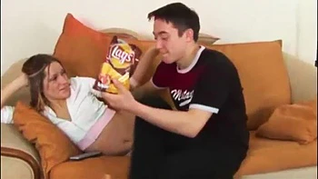 Блондинка трахается в жопу с минетом, догги и миссионеркой videos