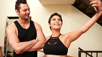 Cara fode sua gostosa namorada morena de shorts videos