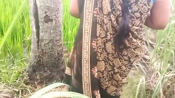 Belle-mère plantureuse baise son beau-fils en plein air videos