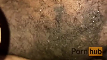 Le voisin baise sa chatte bien fort et éjacule dedans videos