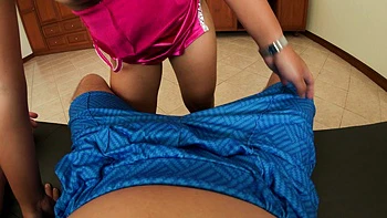 Adolescente thaïlandaise au gros cul suce et chevauche hardcore videos