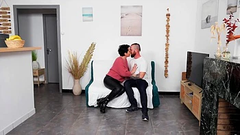 Milf de Tenerife aux gros seins prend une pause méritée videos