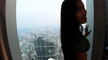 Thai Freundin mit praller Titten fickt von hinten videos