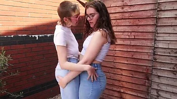 Rosa Rosebud & Carrie Lesbian Outdoor Jeans Pee Fetish Kissing videos
