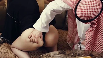 Amadora lésbica com blowjob, doggy e cowgirl videos