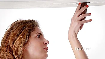 Rothaariges Teen bekommt Handjob, Massage und Blasen videos