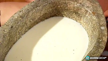 Marina Rene curvilínea en striptease y follada sin parar videos