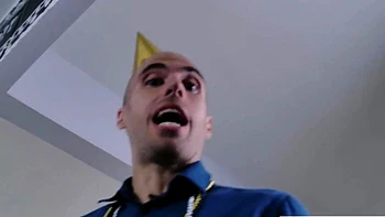 Новогодний секс втроем с Джуэлз Блу и Виной Скай videos