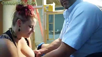 BBW любительница отсосала: минет и мастурбация с кончой videos