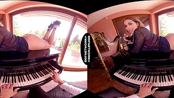 MILF tetona chupa y monta polla en VR videos