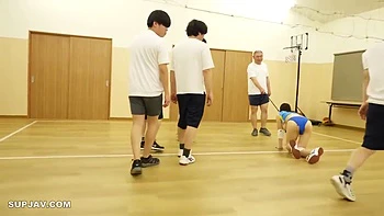 Gangbang no acampamento: conselheira linda usa conta secreta videos