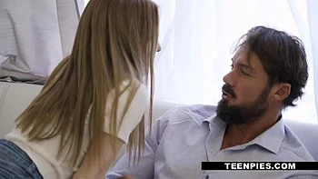 Xxx Therapie: Creampie für verärgerte Brünette Teen videos