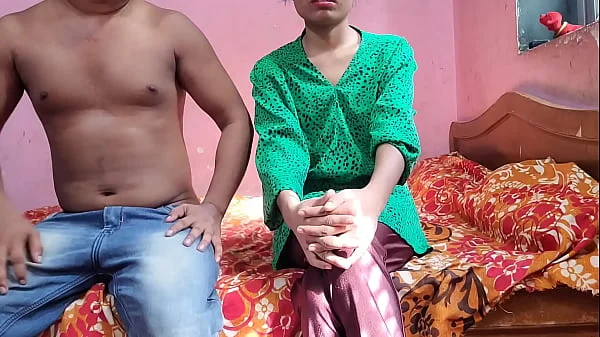 हरा कुर्ती पहनकर लड़की अपने बॉयफ्रेंड के साथ गुमाने गहि और वहा चुदवाई videos