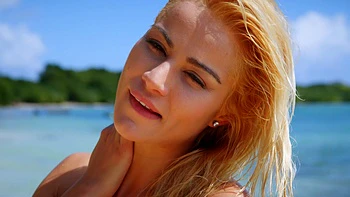 La rubia Cherry follada salvajemente por Alberto en todas las posiciones videos