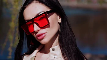 Дикий анальный секс Саши Роуз с вибраторной розой videos