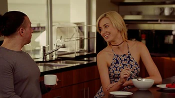 Хейли Рид жестко ебется на огромном черном члене videos