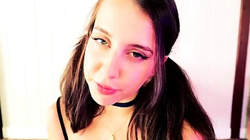 Princesa morena faz striptease solo na webcam videos