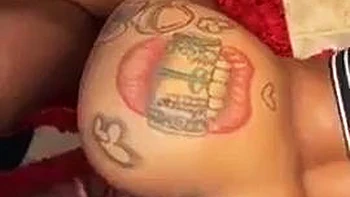 Эбони сосёт и трахается в жопу догги videos