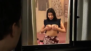 Корейская MILF делает минет и получает кремпай после массажа videos