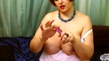 Fette russische Rothaarige masturbiert solo videos