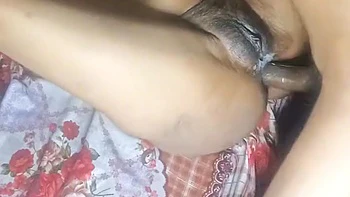 Chico indio coge anal a chica paquistaní desnuda en Hindi videos
