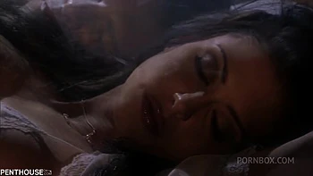 Esclave brune européenne aux gros seins baisée videos