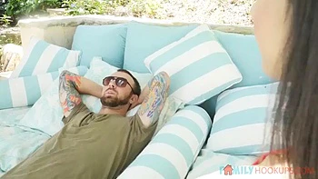 Pipe, levrette et cowgirl avec nanas sexy videos