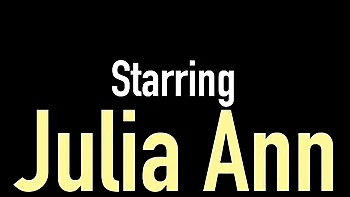Julia Ann milf con tetas grandes y falsas se folla duro videos