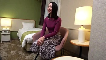 Heiße Amateurfrau betrügt im Hotel mit wildem Sex & leidenschaftlichen Küssen videos