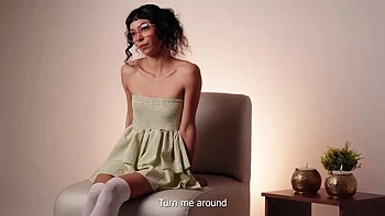 Pequena Cindy Luna leva seu primeiro anal bruto com enorme pau negro videos