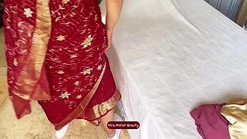 Chica india coquetea con baile en sari y sacude su culo videos