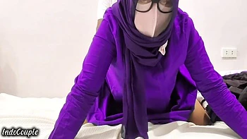 Горячая индонезийская пара орет от ебли videos